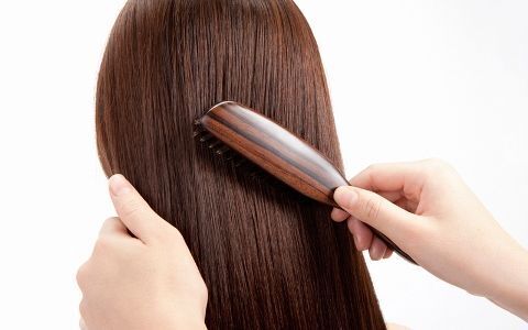 これからの季節は要注意、頭皮のにおいの原因はアレだった