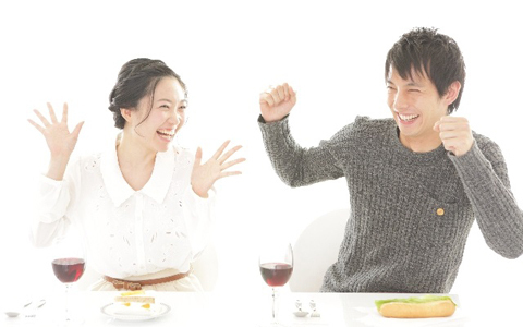 楽しく笑って食べると太らないって本当！？ノンストレスで痩せられる五感ダイエットとは！