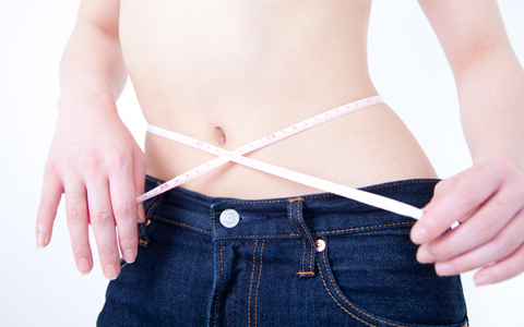 老けて見えるポッコリお腹！ セルフケアでなめらか「美腹」に