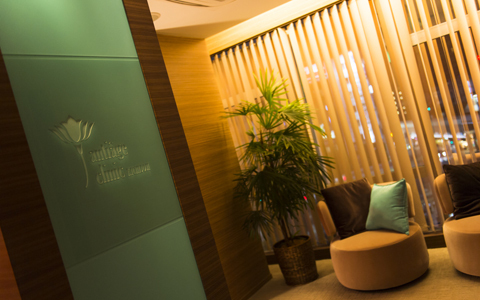 厚塗りメイクの原因、シミを徹底ケア！