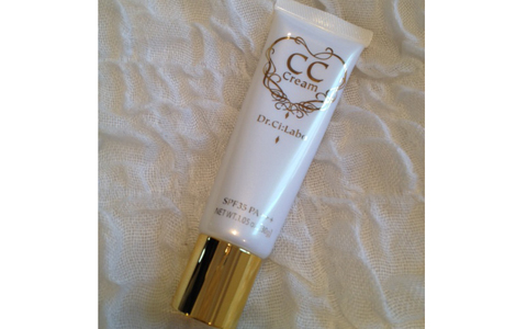 ファンデを変えて、軽やかな肌にチェンジ！