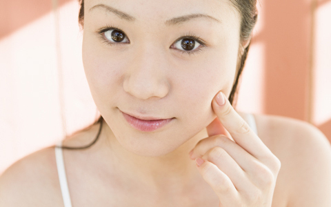 大人ニキビの強い味方は、ビタミンC！