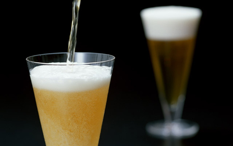 夜風に吹かれて飲むお酒は最高！　おしゃれでちょっとリッチなビアガーデンはいかが？　