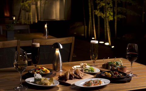 夜風に吹かれて飲むお酒は最高！　おしゃれでちょっとリッチなビアガーデンはいかが？　