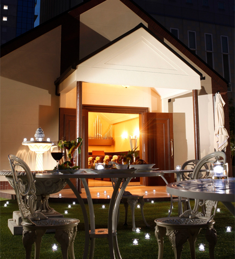 夜風に吹かれて飲むお酒は最高！　おしゃれでちょっとリッチなビアガーデンはいかが？　