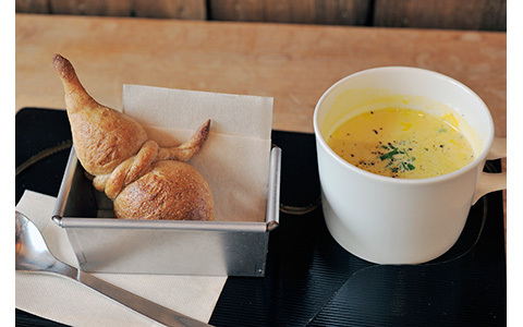 この時期だけのお楽しみ！ 乗って、歩いて、箱根あじさい巡り