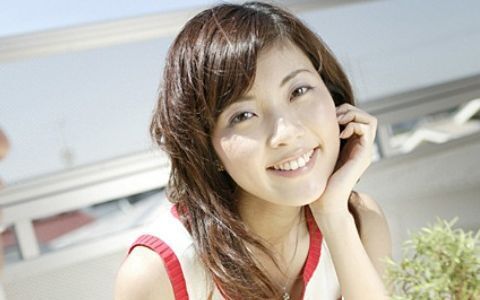 大胆イメチェンで彼を驚かせて！ セクシー顔になる4つのポイント