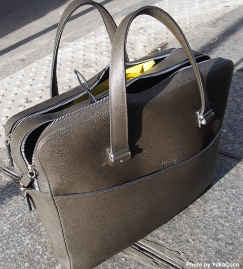 パリ発信、オシャレイケメンのファッションチェック・バッグの中身編【YukaCoco】