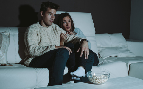 猛暑日にはコレ！ ほど良くヒンヤリできるお家デートDVD3選