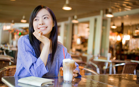 若さにはもう頼れない!? アラサーでも輝く女性の秘密って？