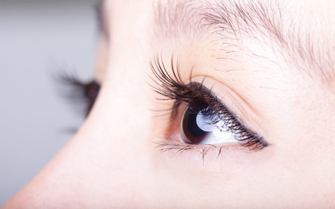 あなたのまつ毛は大丈夫? 健康的で美しいまつ毛を保つ方法