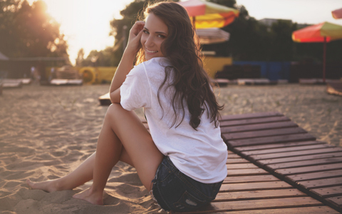 オフもオンも大活躍！ 無地から主役プリントまで！ 大人オシャレなTシャツコーデ