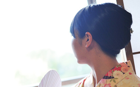 思わずドキッとさせる！ 男性が好きな夏の仕草5選