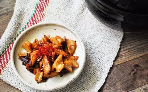 台風や大雨で家から出られない時に常備のありあわせでつくる1品 「常備菜・ベーコンとレンコンのきんぴら」