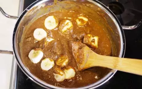 簡単デコカレー！ アフロ猿の絶品バナナカレー