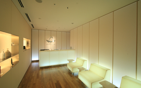 秋こそ集中ケア！ 夏のダメージでたるんだ肌をリフトアップ！