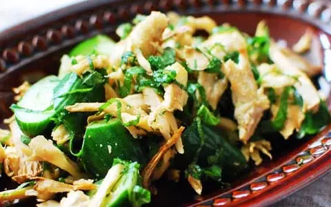 秋のダイエットレシピ「きのこのヘルシーサラダ」