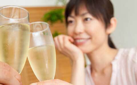 気になる彼を食事に誘うときに有効な方法6つ【前編】