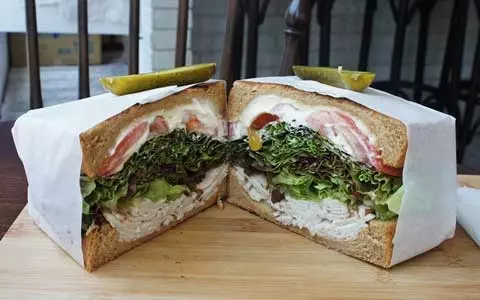 ボリュームも美味しさも満点！ 美スムージーとヘルシーサンドは代官山で＠キング ジョージ