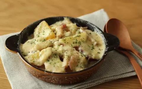 秋の味覚であったかレシピ！ ～さつまいもの味噌クリームグラタン～