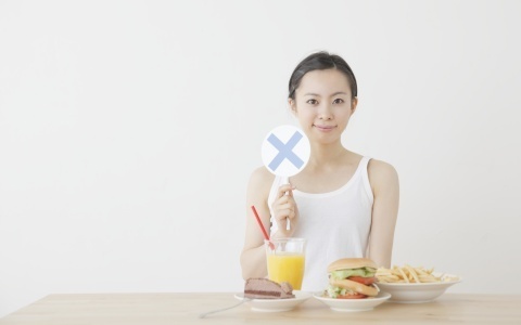 朝食の定番のあの食品、夜食べる方が美容には効果的だった!?