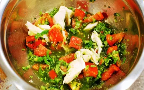 エスニック風　おろしきゅうり冷麺