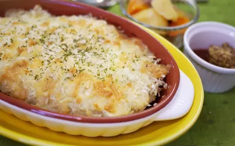 肉好きな彼に喜ばれる！ 油で揚げないチーズかぼちゃメンチ