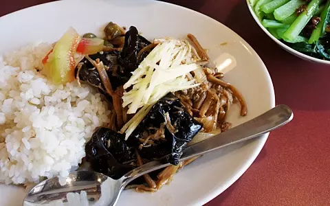 美容に良し！ ハマるハトムギ皮の水餃子＠代々木上原　按田餃子