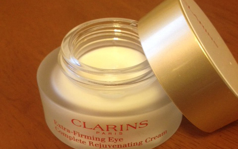 目元の悩みを解決！ この秋、アイケアコスメが熱い