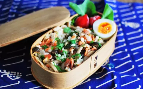 OL弁当レシピ「きのことサーモンのちらし寿司弁当」