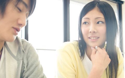 男性との距離は「控え目」が好印象　