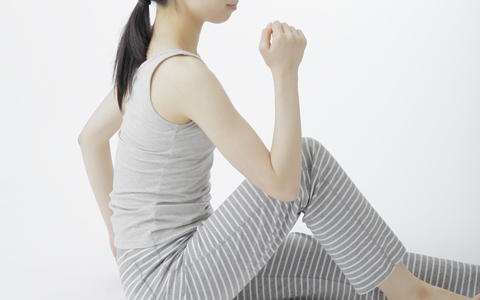 骨盤周りを強化するツボと簡単運動で、腰痛も生理痛も改善って本当？