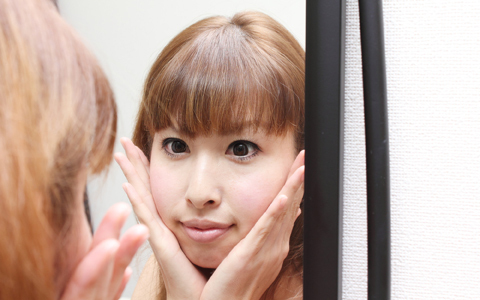 ダイエットでもどうにもならない二重アゴ！ すっきりさせる必殺技とは？