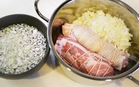野菜たっぷり！ 体も温まる、チャーシュー入りトマトラーメン