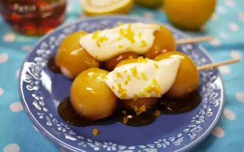 柚子とメープルが香る、ちょっとユニークな洋風みたらし団子