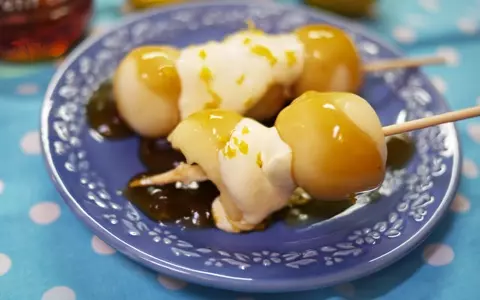 柚子とメープルが香る、ちょっとユニークな洋風みたらし団子