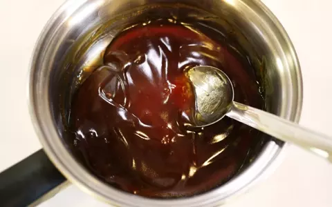 柚子とメープルが香る、ちょっとユニークな洋風みたらし団子