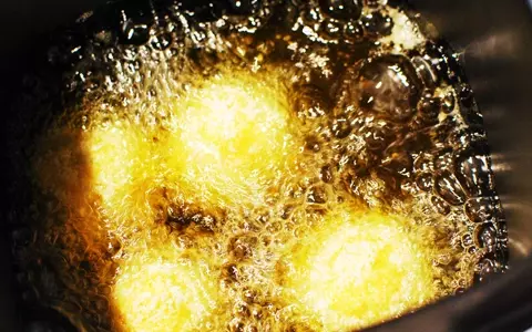 お手軽ハロウィンレシピ「かぼちゃのひとくちコロッケ」