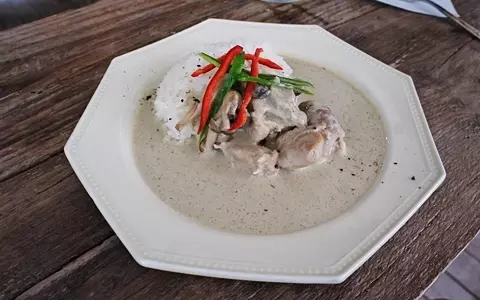 自然に人が集まる、居心地がよいゆるカフェ＠中目黒「リロンデル」