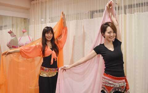 オンナらしさとくびれたウエストをゲット！　女性としての自信がつくベリーダンスを体験