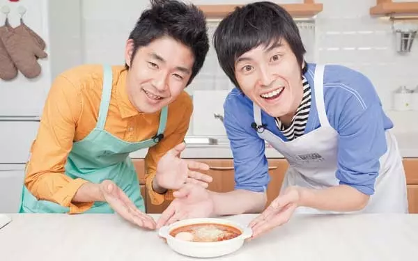 秋の夜長はワインとおいしい料理でステキな時間を過ごしては？　よしもと芸人が教えるボジョレー・ヌーボーにぴったりのレシピ