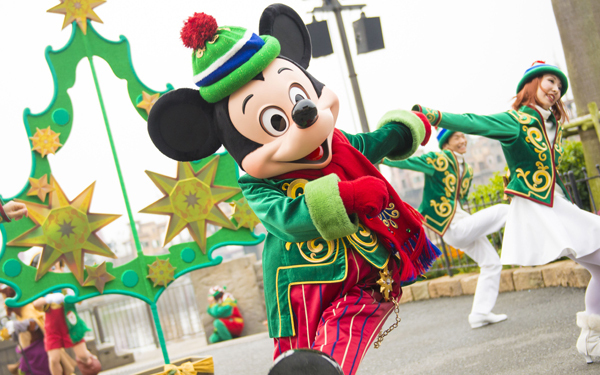 東京ディズニーリゾートのクリスマスイベントをチェック！ パーク全体がクリスマスムード一色でロマンチック！