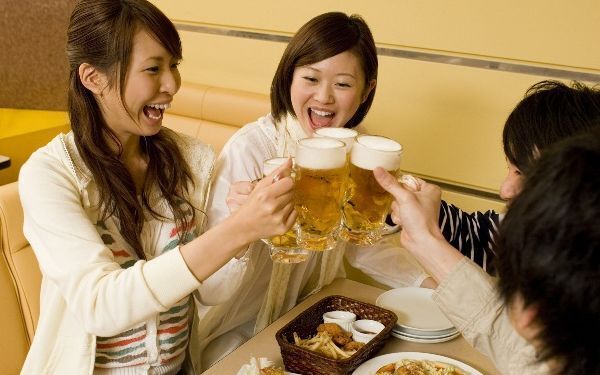 合コンをより有意義にさせるための女子同士のサイン4つ