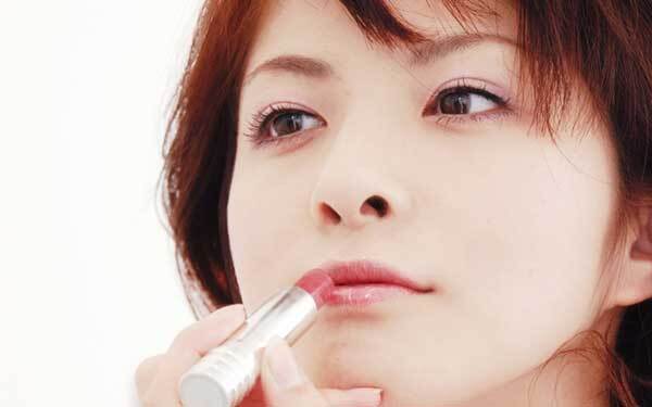 シャネルや資生堂の口紅が欲しくなるのにはワケがあった!?　ブランド名や商品名が持つ力のヒミツとは【黒川伊保子】