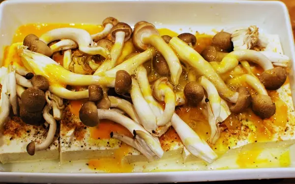 お豆腐ダイエットレシピ「チーズ無しでも大満足！ アツアツ和風豆腐グラタン」