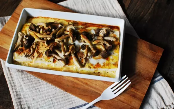 お豆腐ダイエットレシピ「チーズ無しでも大満足！ アツアツ和風豆腐グラタン」