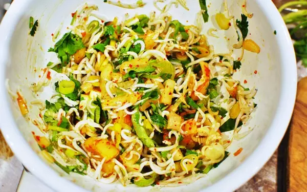 おすすめトースト「シラスとキムチのチーズトースト」