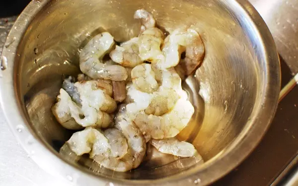 お夜食レシピ「プリプリ海老ワンタンうどん」