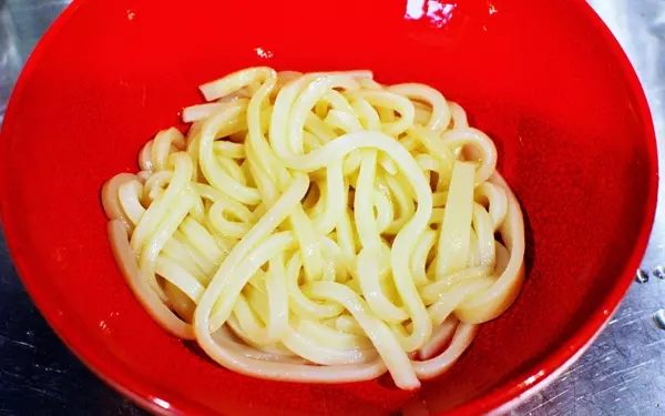 お夜食レシピ「プリプリ海老ワンタンうどん」