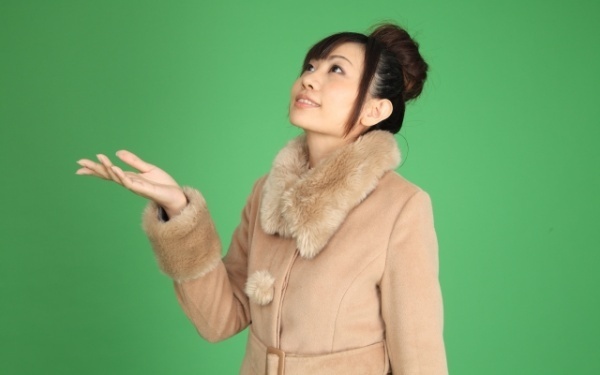 ファッションの印象が決まる！ 着ぶくれしないコートの選び方